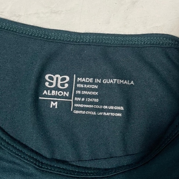 NEW Albion Hunter Green Go Long Crew Long Sleeve Shirt Size Medium Thumb Holes - Picture 4 of 5